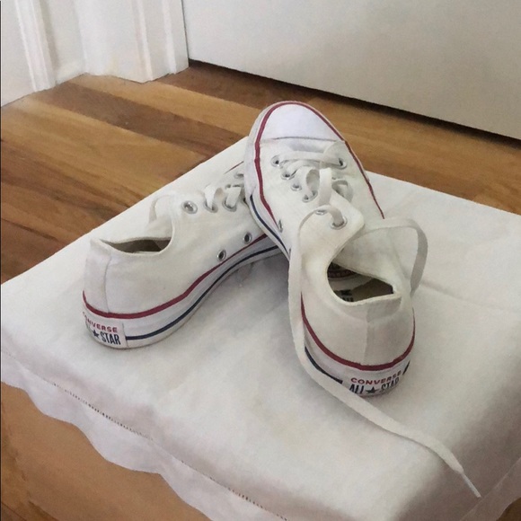 White converse - Picture 1 of 4
